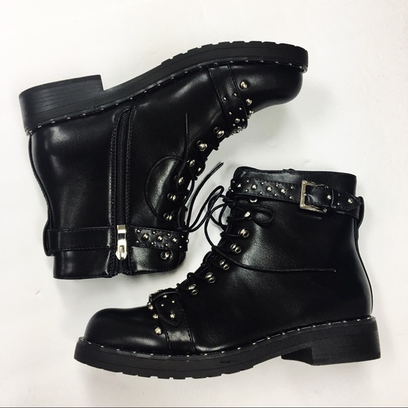 Black studded boot - Picture 2 of 7